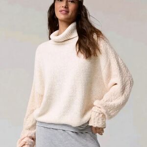 JOIE Woman's Cream Turtleneck Sweater